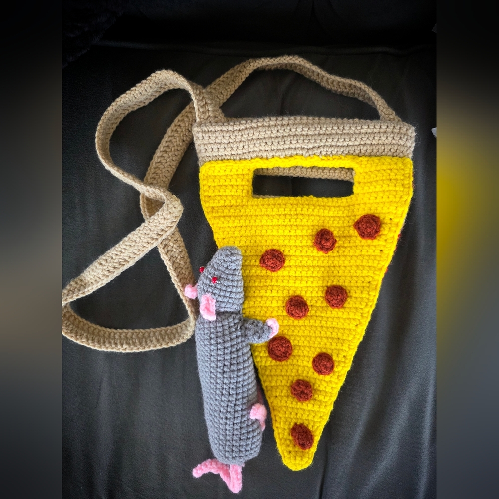 Crochet Pizza Slice Bag with Mouse